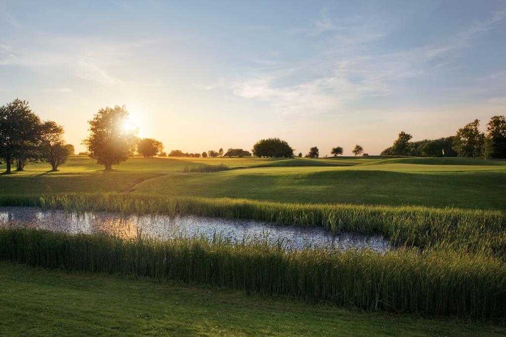 Bjaere Golfklubb Hotel & Lodge Бастад Экстерьер фото